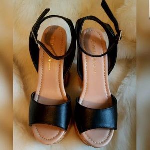 Black high-healed wild Diva lounge sandals